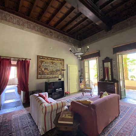 Palazzo Ronchelli Bed & Breakfast Brinzio Exterior photo