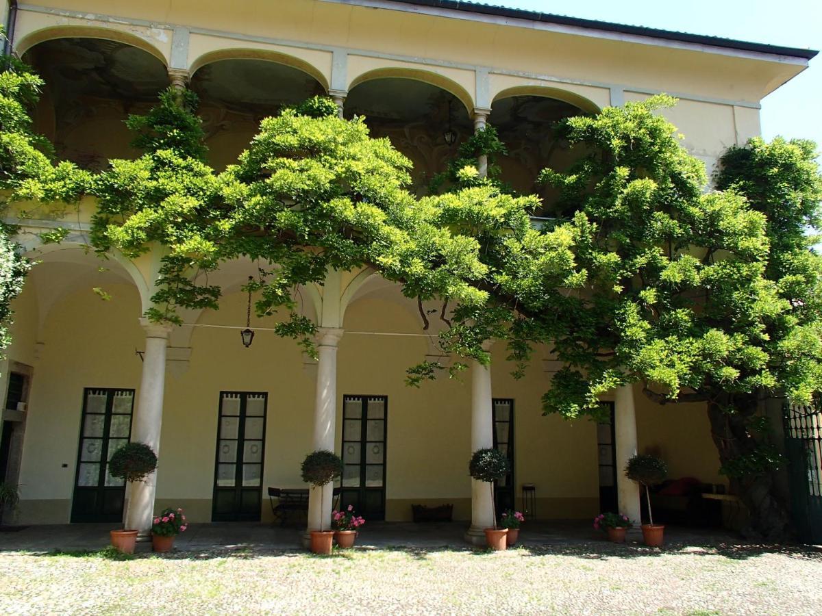 Palazzo Ronchelli Bed & Breakfast Brinzio Exterior photo