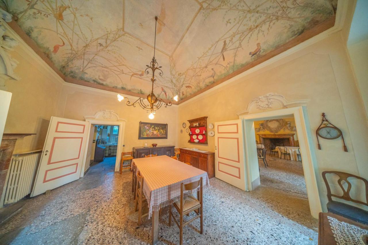 Palazzo Ronchelli Bed & Breakfast Brinzio Exterior photo