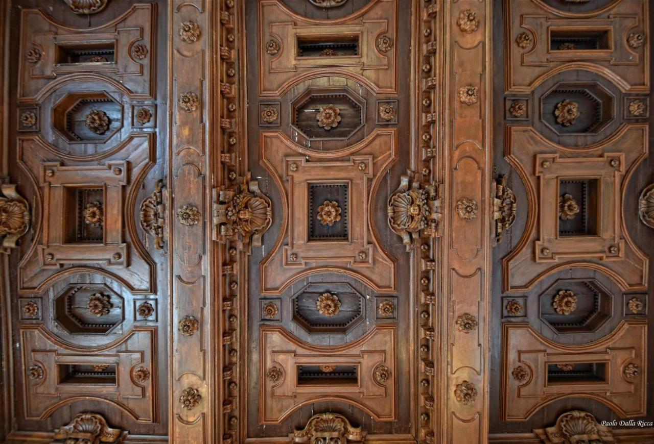 Palazzo Ronchelli Bed & Breakfast Brinzio Exterior photo