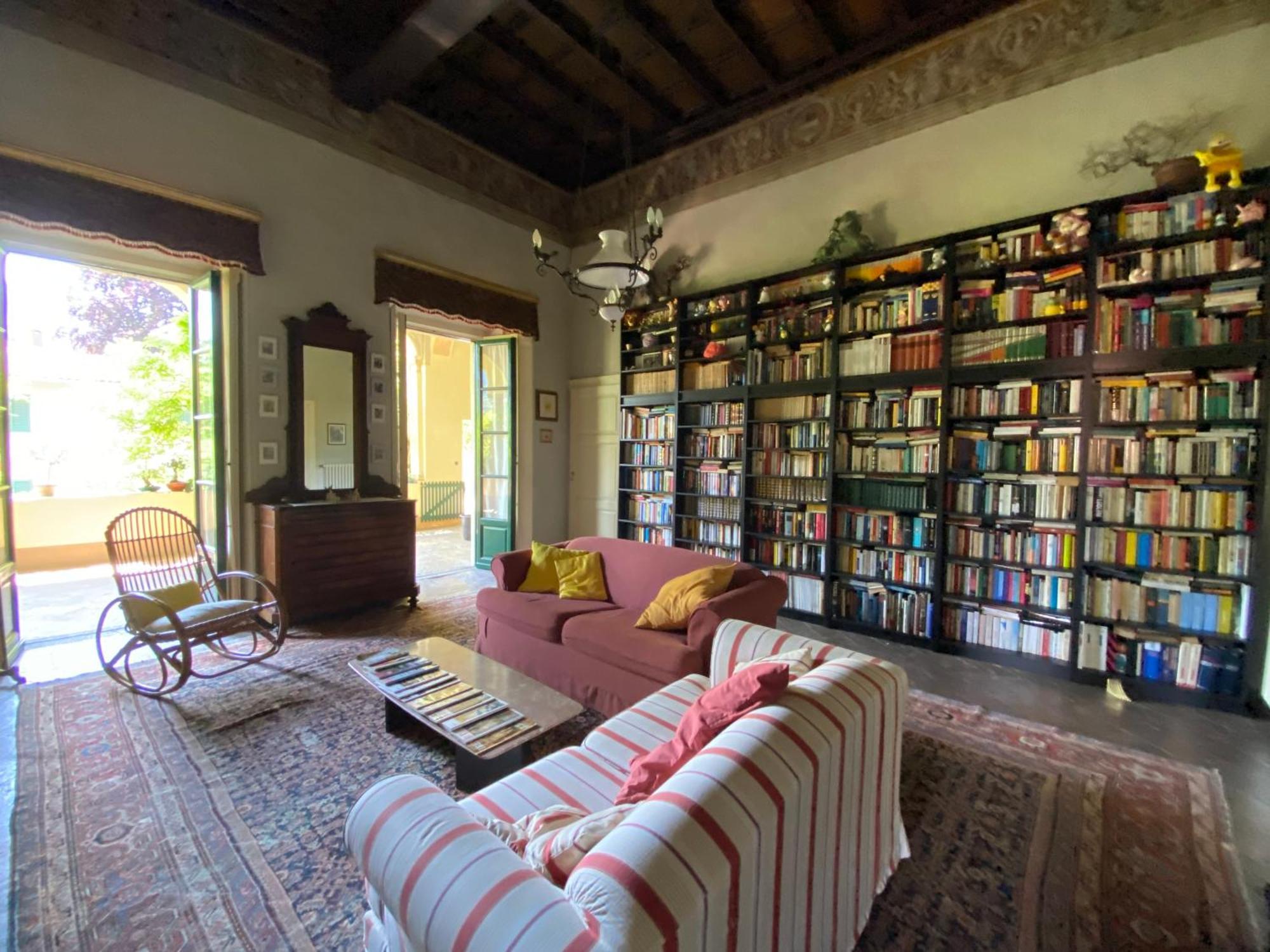 Palazzo Ronchelli Bed & Breakfast Brinzio Exterior photo