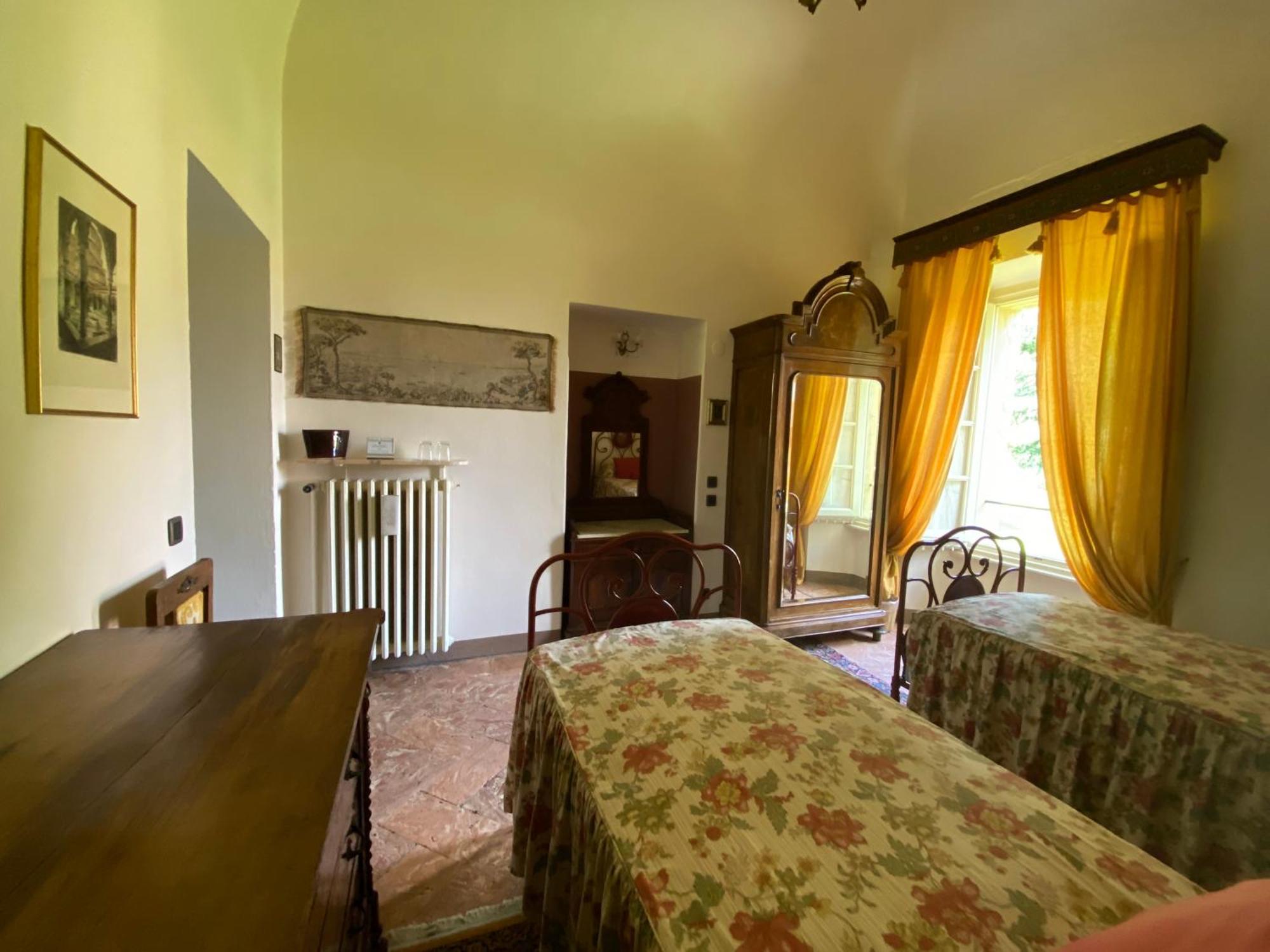 Palazzo Ronchelli Bed & Breakfast Brinzio Exterior photo