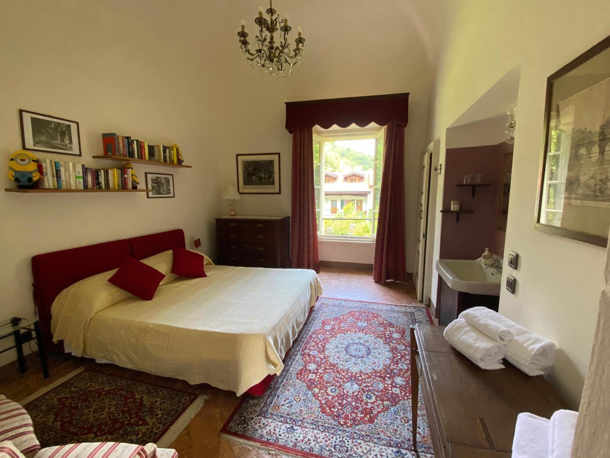 Palazzo Ronchelli Bed & Breakfast Brinzio Exterior photo
