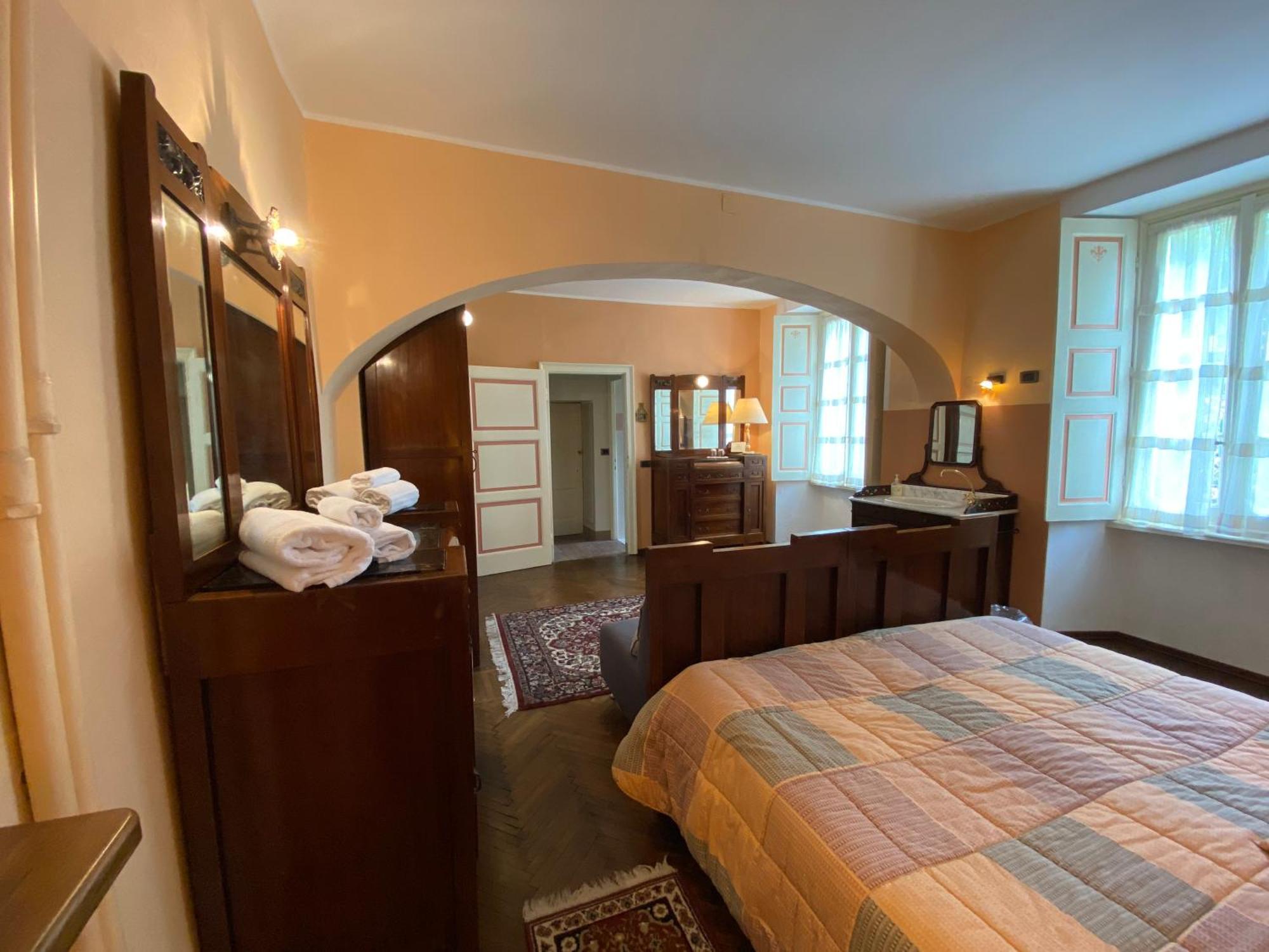 Palazzo Ronchelli Bed & Breakfast Brinzio Exterior photo