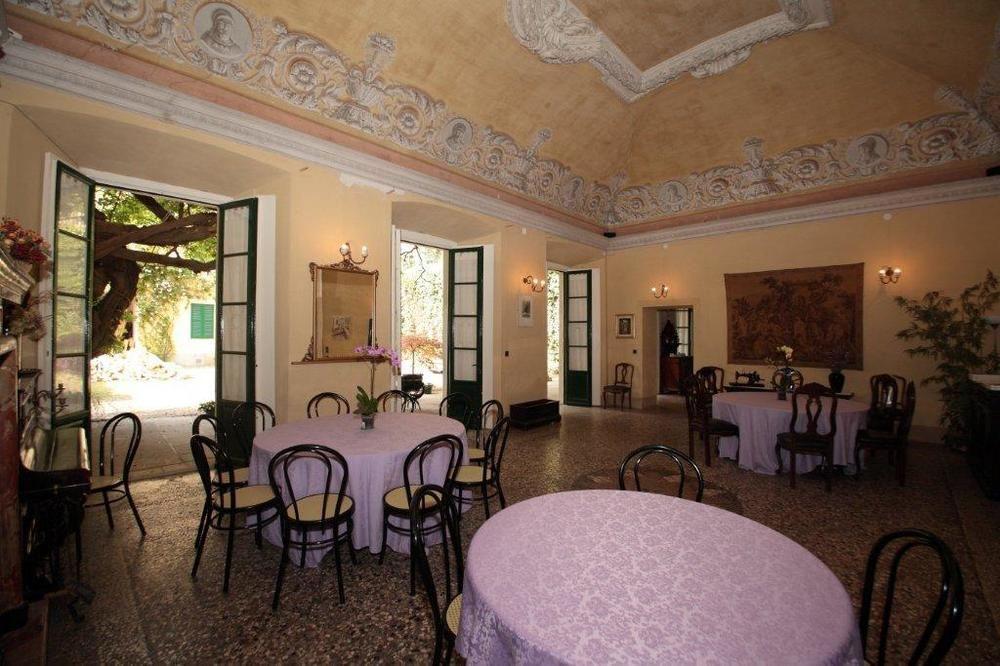 Palazzo Ronchelli Bed & Breakfast Brinzio Exterior photo