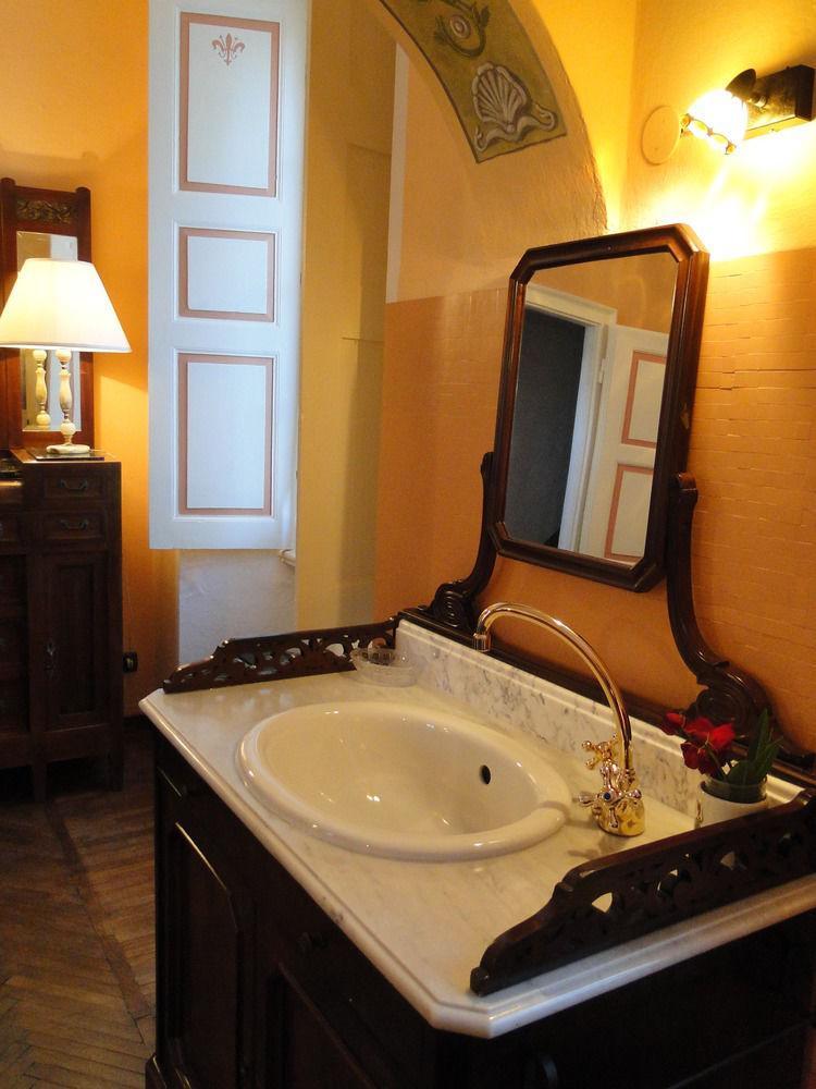 Palazzo Ronchelli Bed & Breakfast Brinzio Exterior photo