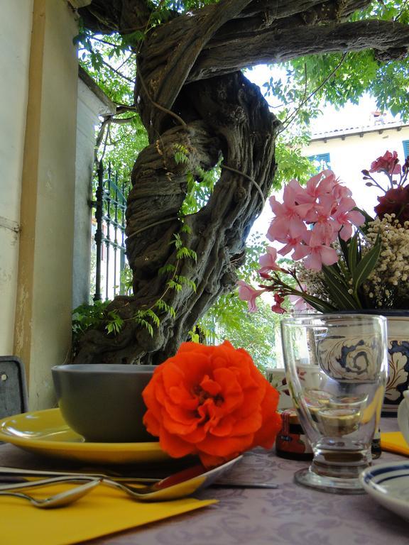 Palazzo Ronchelli Bed & Breakfast Brinzio Exterior photo