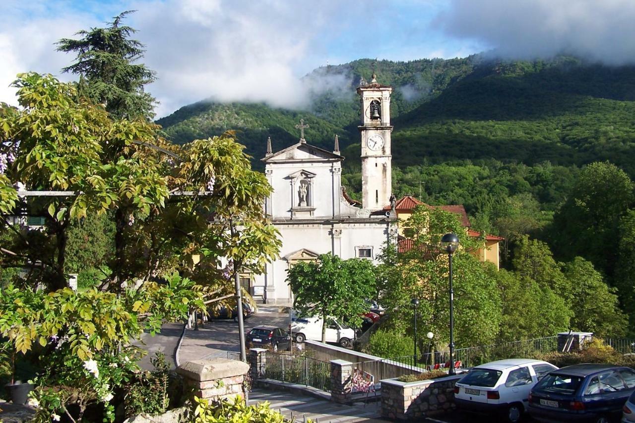 Palazzo Ronchelli Bed & Breakfast Brinzio Exterior photo